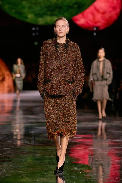 Look 44